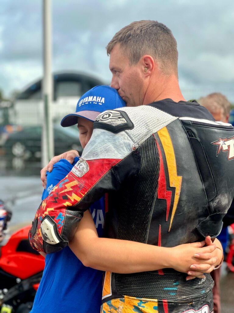 Sébastien Chavanon et sa femme avant le départ d'une course en Ultimate Cup 600